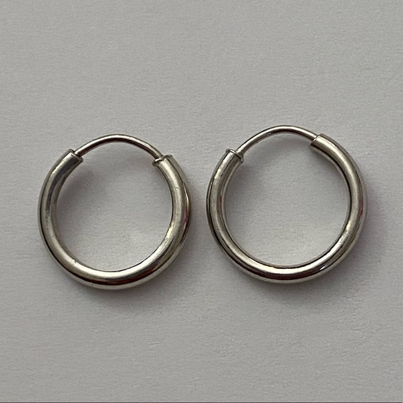 Other - Unisex earrings 925 silver trending hoops